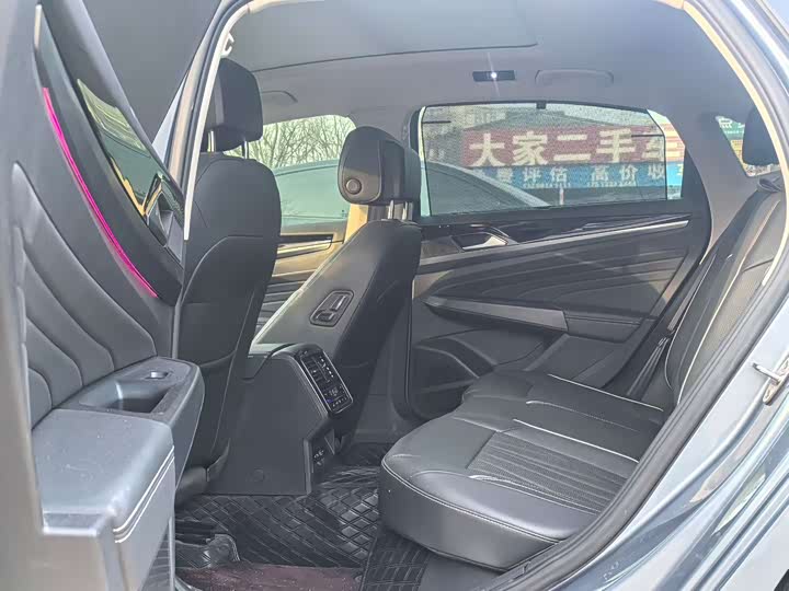 Фото 5 - Volkswagen Passat