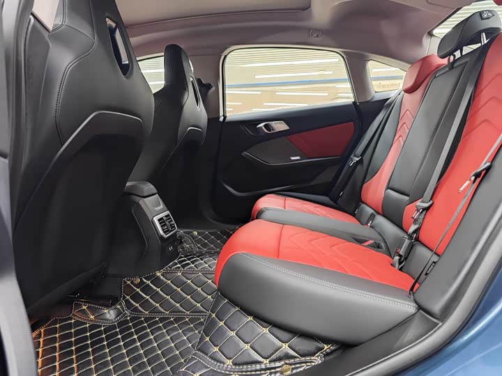 Фото 4 - BMW 2 Series