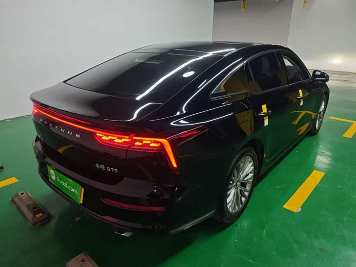 Фото 7 - Bestune B70