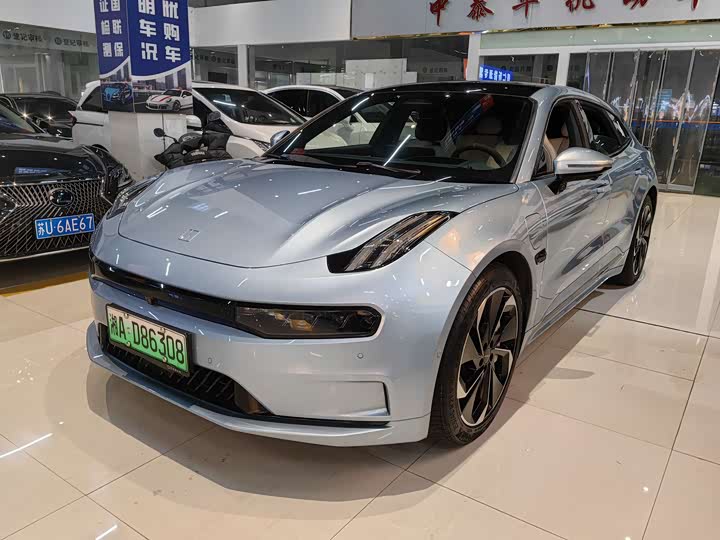 Фото 1 - Zeekr 001