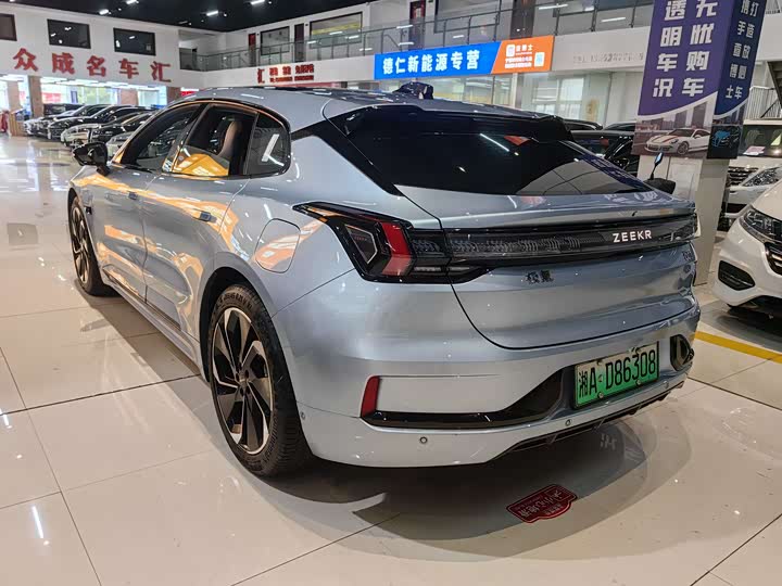 Фото 7 - Zeekr 001