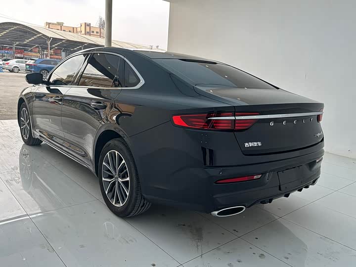 Фото 4 - Geely Preface