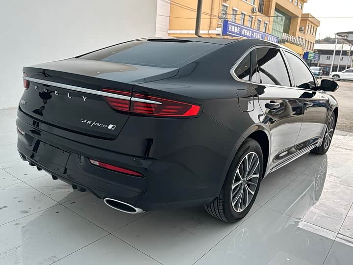 Фото 6 - Geely Preface