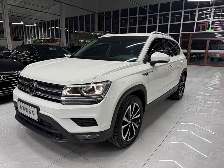 Фото 1 - Volkswagen Tharu