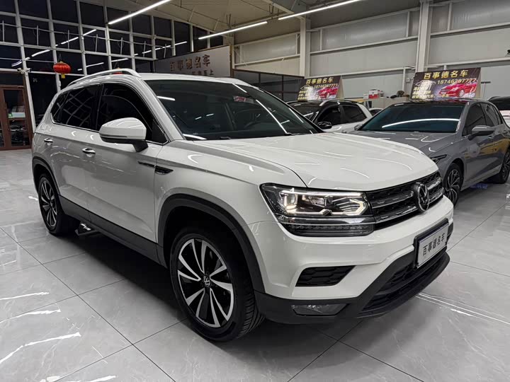 Фото 3 - Volkswagen Tharu