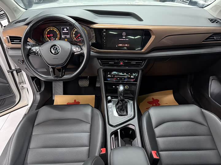 Фото 5 - Volkswagen Tharu