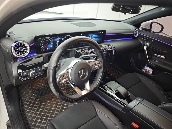 Фото 9 - Mercedes-Benz A-Class