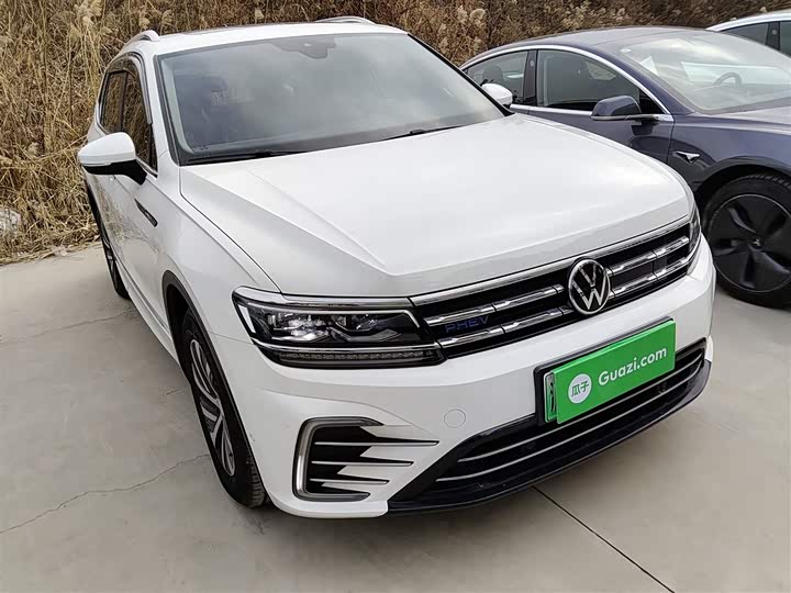 Фото 4 - Volkswagen Tiguan L Hybrid