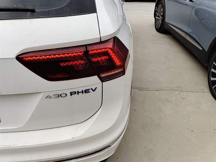 Фото 8 - Volkswagen Tiguan L Hybrid