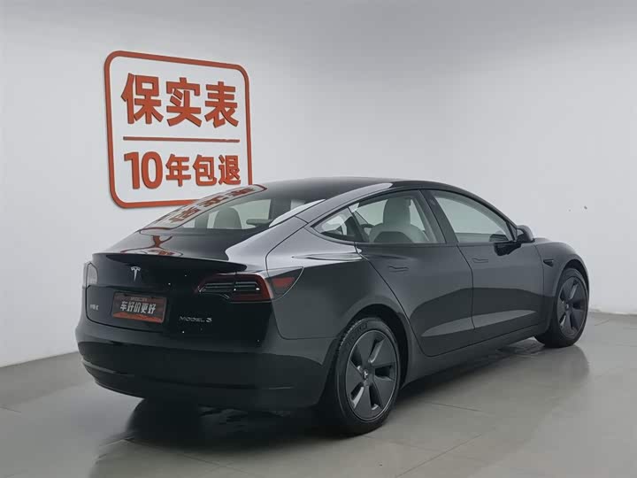 Фото 2 - Tesla Model 3