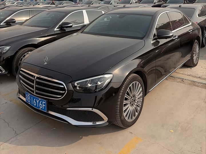 Фото 1 - Mercedes-Benz E-Class