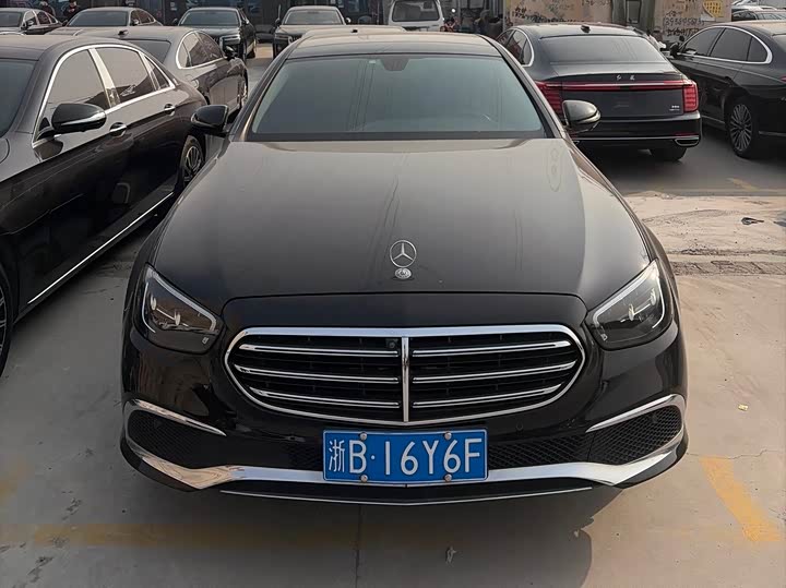 Фото 2 - Mercedes-Benz E-Class