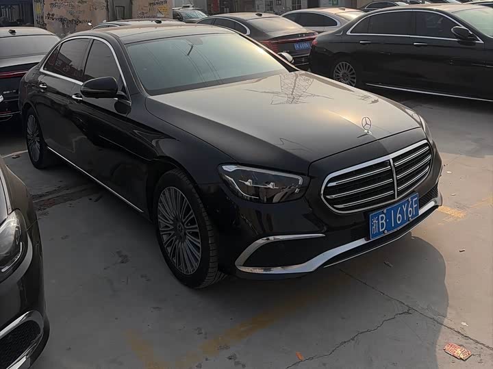 Фото 3 - Mercedes-Benz E-Class