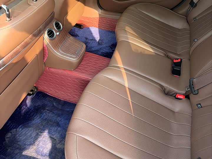 Фото 6 - Mercedes-Benz E-Class