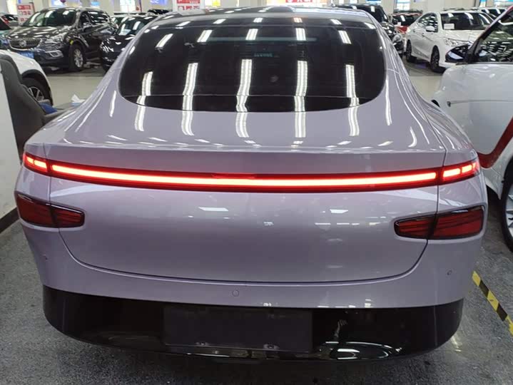 Фото 4 - XPeng P7