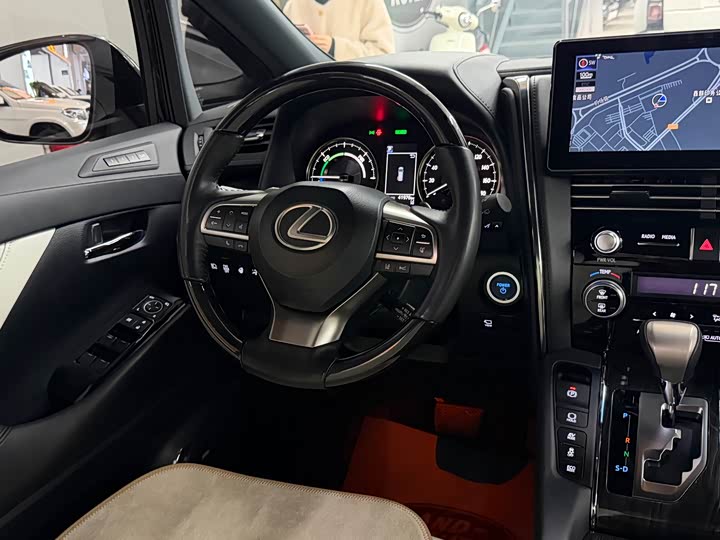 Фото 4 - Lexus LM