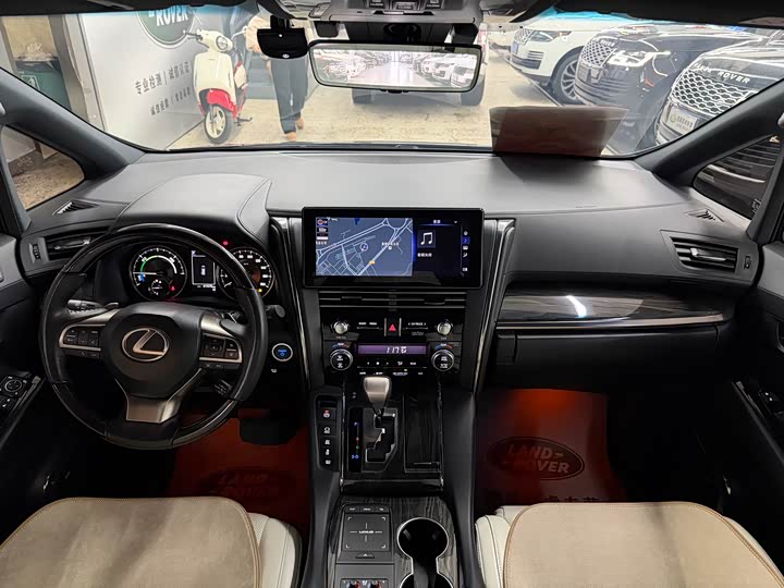 Фото 5 - Lexus LM