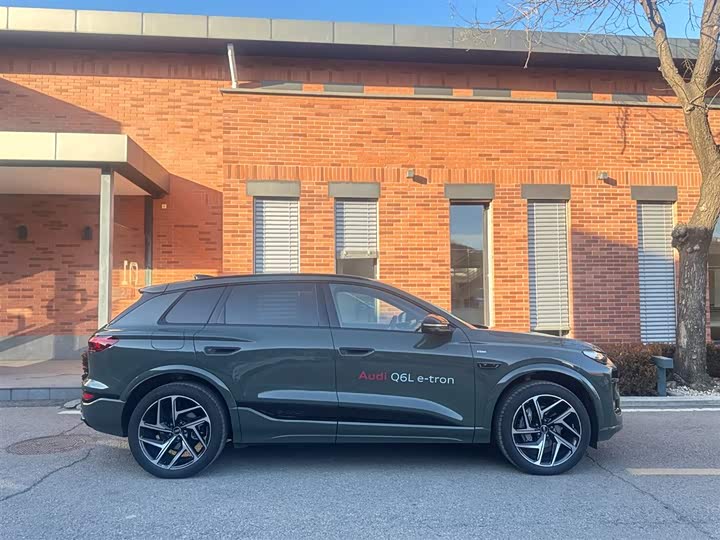 Фото 3 - Audi Q6L e-tron