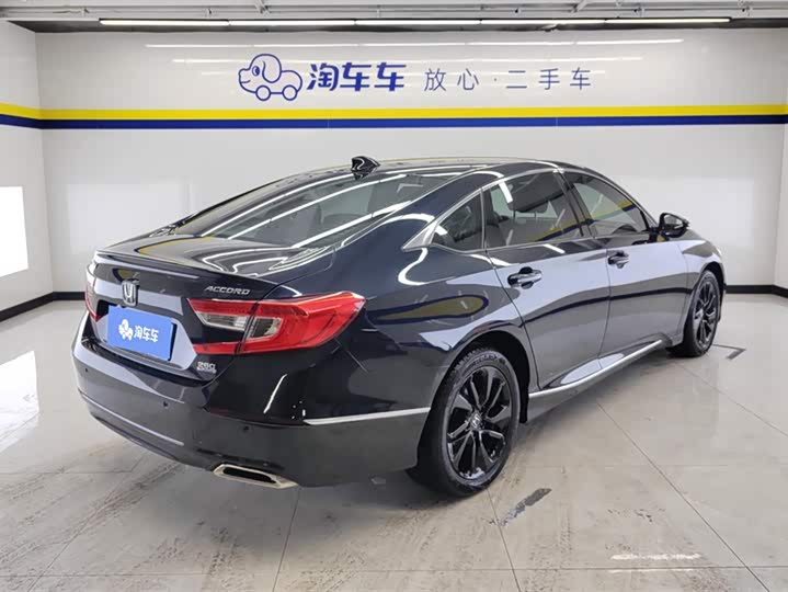 Фото 3 - Honda Accord