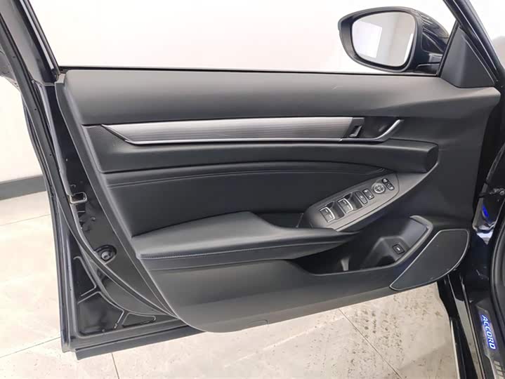 Фото 7 - Honda Accord