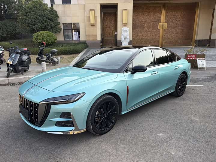 Фото 1 - Hongqi H6