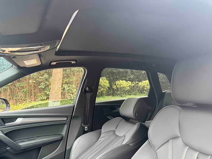 Фото 6 - Audi Q5L