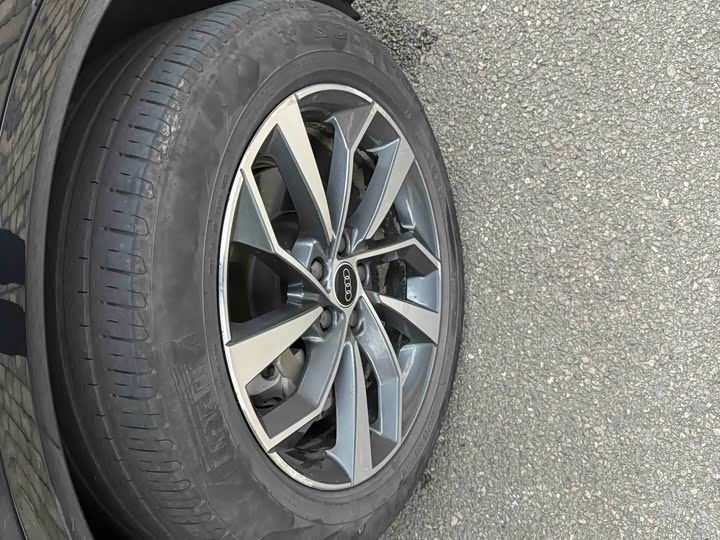 Фото 7 - Audi Q5L