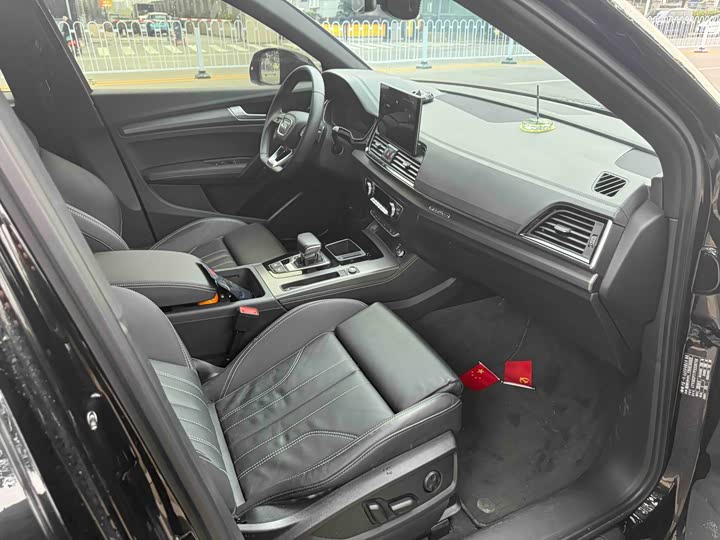 Фото 8 - Audi Q5L