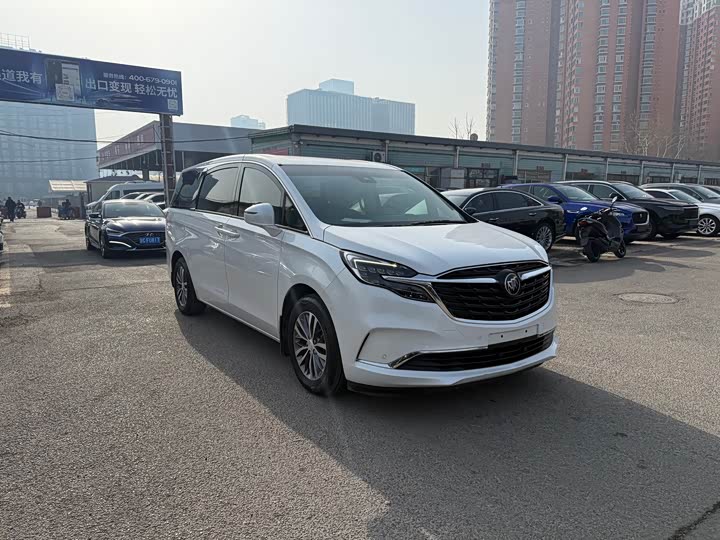 Фото 3 - Buick GL8 ES