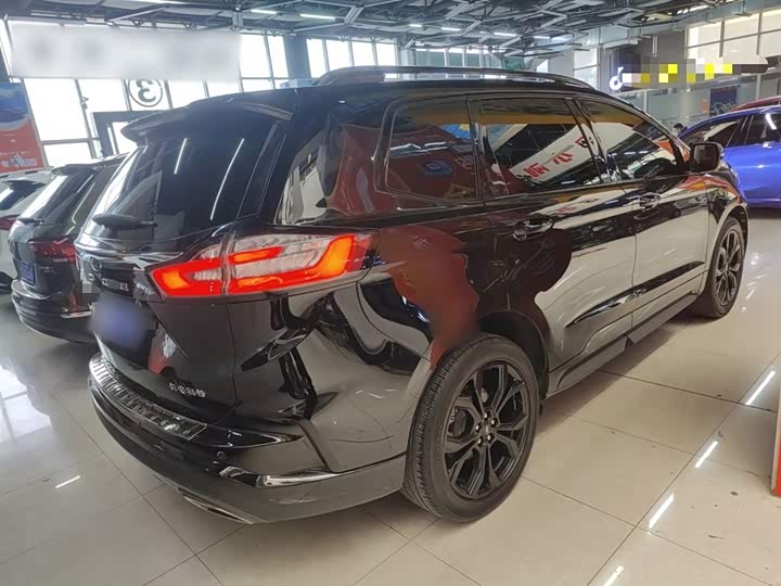 Фото 7 - Ford Edge