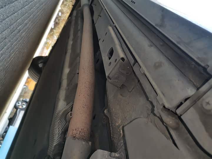 Фото 2 - Denza D9