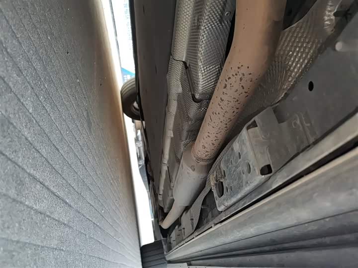 Фото 4 - Denza D9