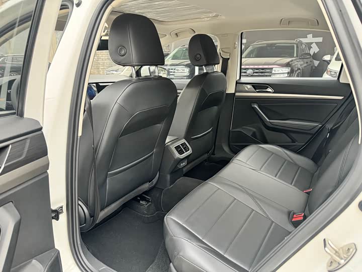 Фото 8 - Volkswagen Lavida