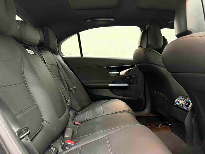 Фото 4 - Mercedes-Benz C-Class