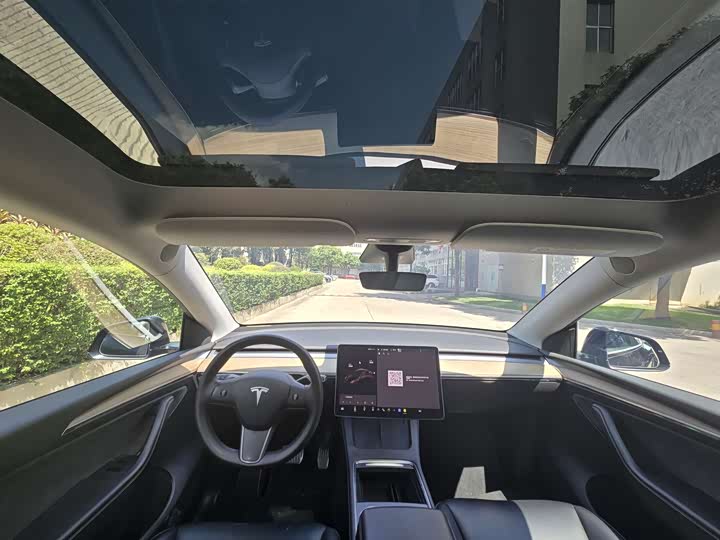 Фото 8 - Tesla Model Y