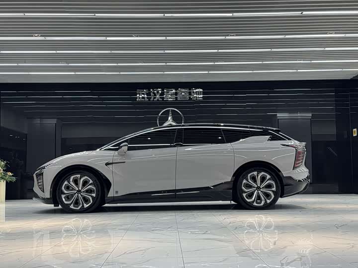 Фото 3 - HiPhi X