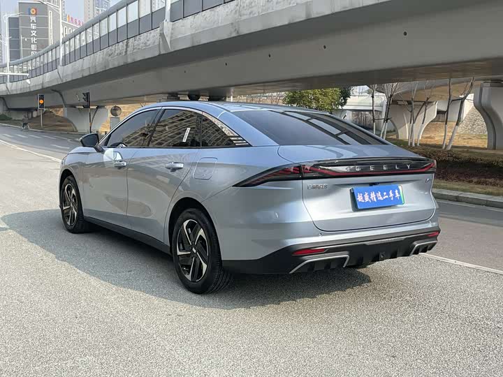 Фото 3 - Geely Galaxy L6