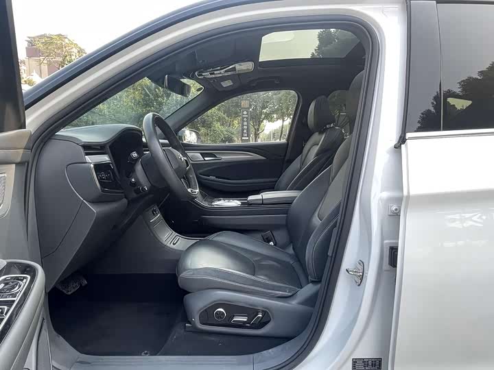 Фото 5 - BAIC Arcfox Alpha T