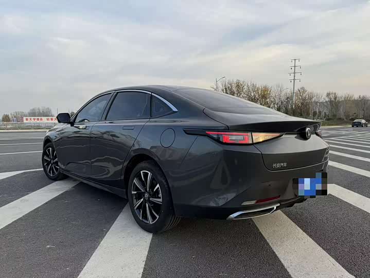 Фото 9 - Changan Eado Plus