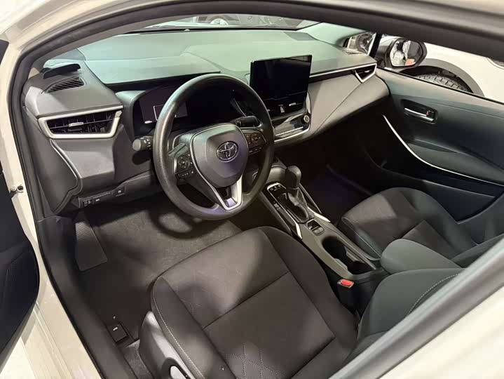 Фото 4 - Toyota Corolla