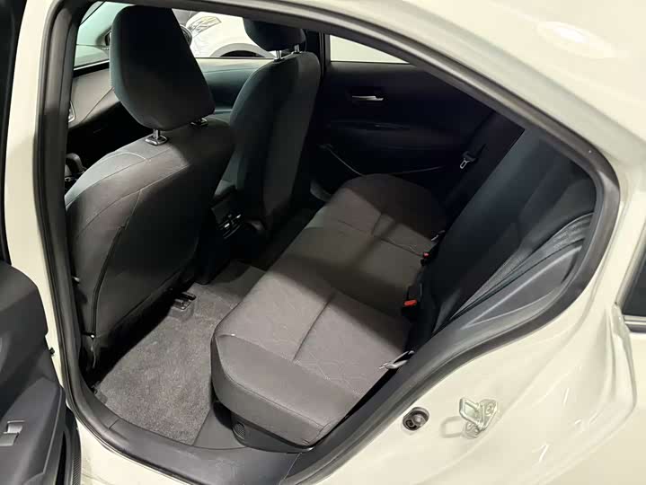 Фото 6 - Toyota Corolla