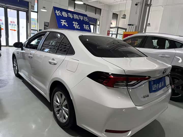 Фото 9 - Toyota Corolla