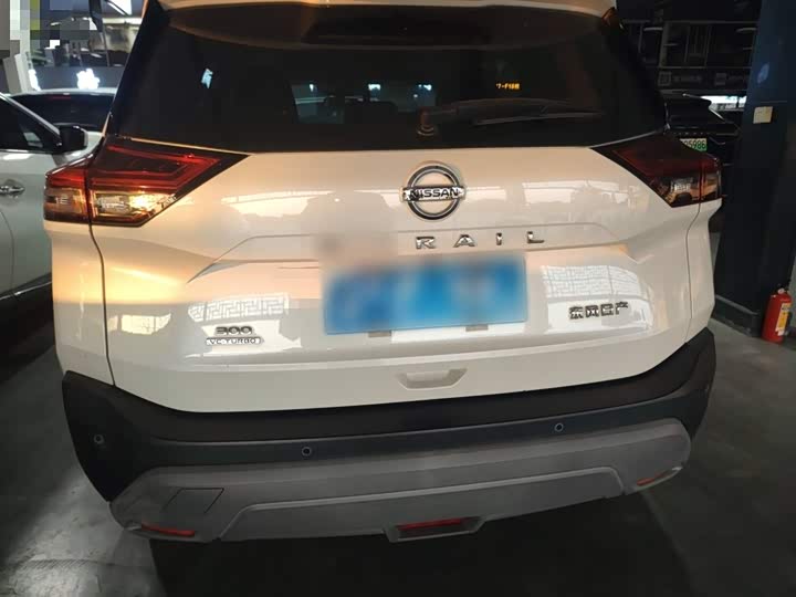Фото 6 - Nissan X-Trail