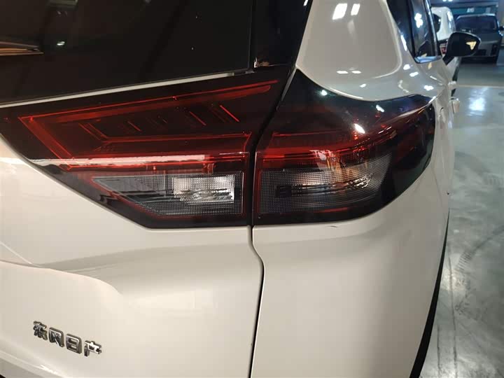 Фото 8 - Nissan X-Trail