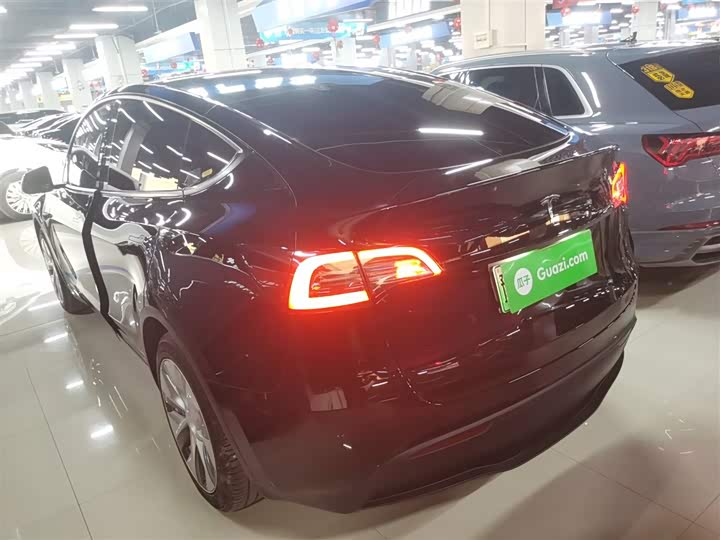 Фото 5 - Tesla Model Y