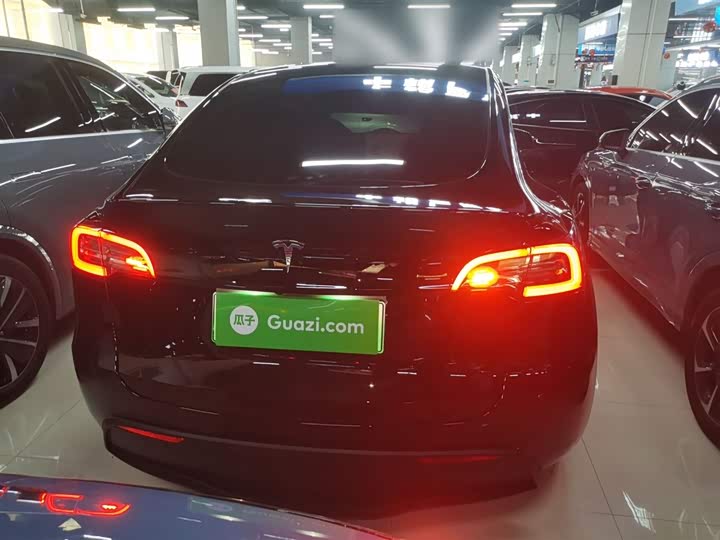 Фото 6 - Tesla Model Y