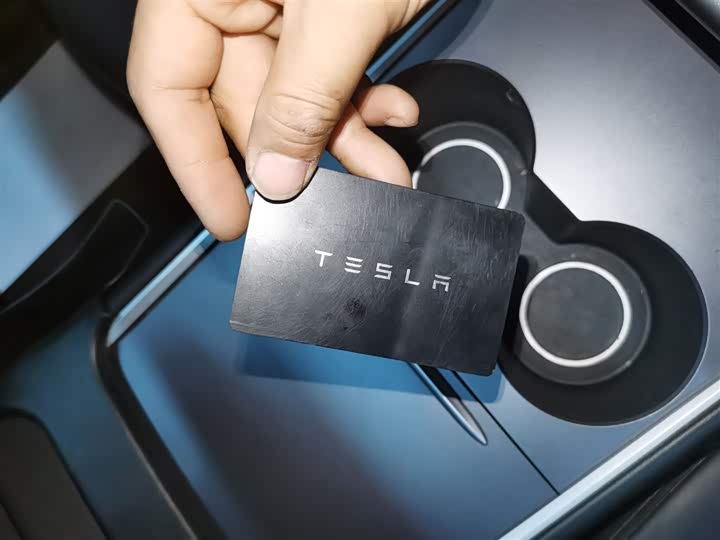 Фото 9 - Tesla Model Y