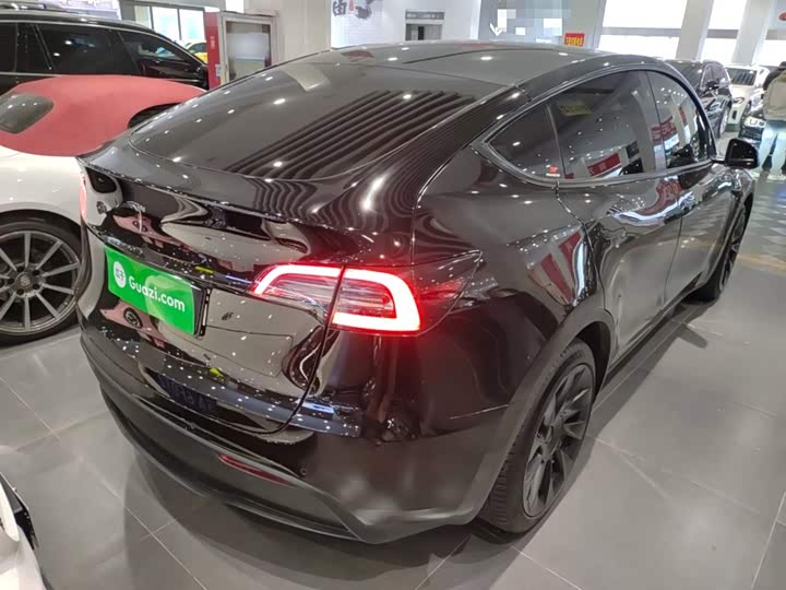 Фото 7 - Tesla Model Y