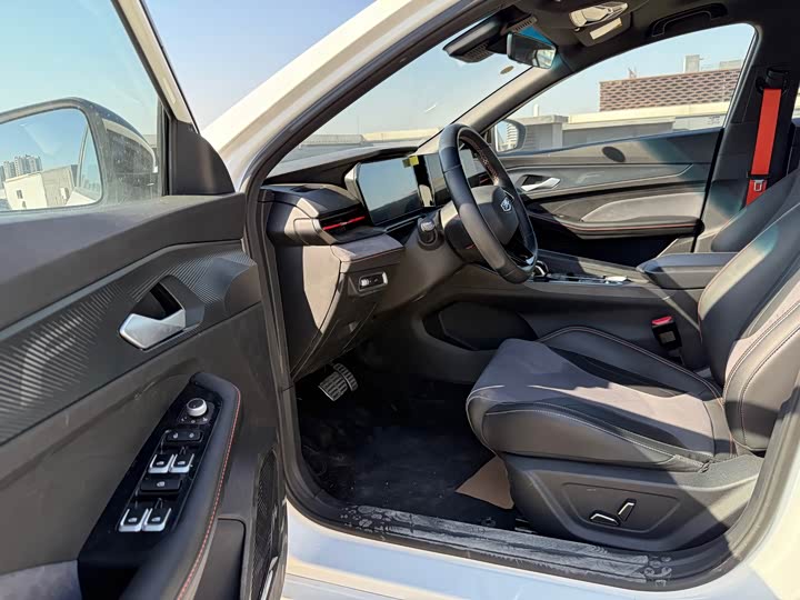 Фото 4 - Geely Binrui