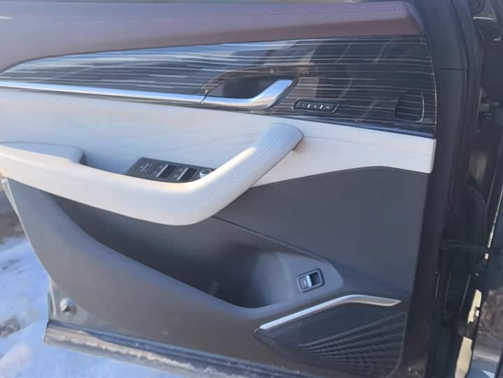 Фото 7 - Geely Monjaro